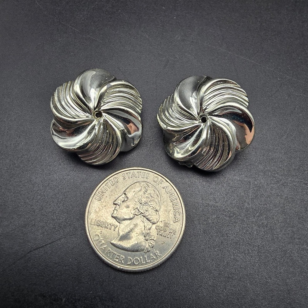 Silver Tone Twisted Flower Clip On Earrings Vintage Costume Jewelry